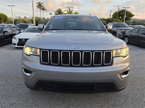 2019 Jeep Grand Cherokee Laredo E