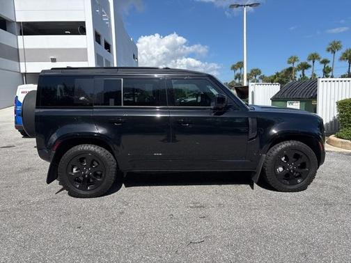 2023 Land Rover Defender 110 X-Dynamic SE