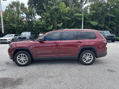 2022 Jeep Grand Cherokee L Laredo