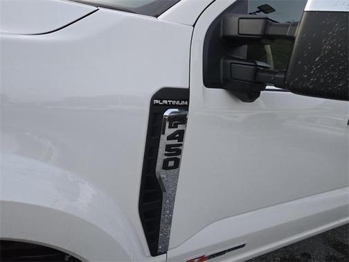 2025 Ford F-450 Platinum