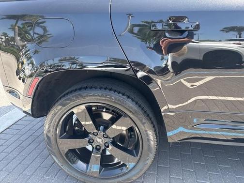 2023 Land Rover Defender 110 V8