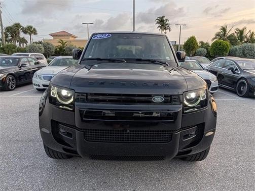 2023 Land Rover Defender 110 V8