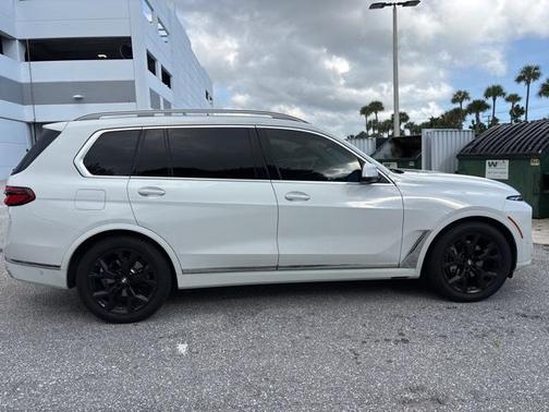 2023 BMW X7 xDrive40i
