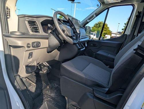 2026 Ford Transit-250 148 WB Medium Roof Cargo