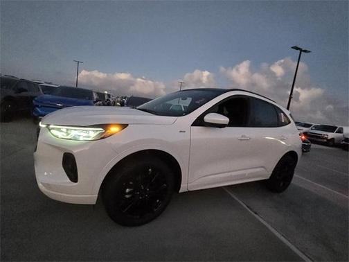2025 Ford Escape ST-Line Elite