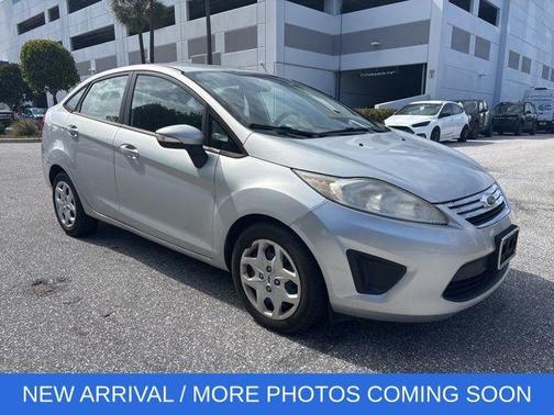 Ingot Silver 2013 Ford Fiesta SE