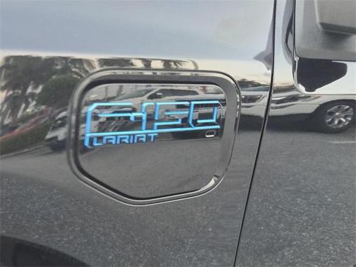 2024 Ford F-150 Lightning LARIAT