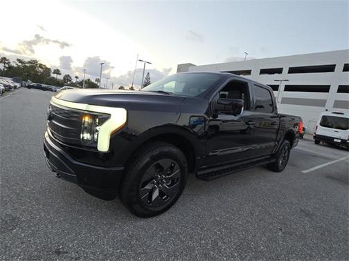 2024 Ford F-150 Lightning LARIAT
