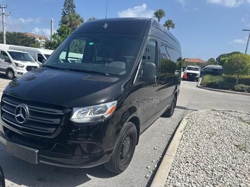 2024 Mercedes-Benz Sprinter 2500 144 WB Standard Roof Passenger