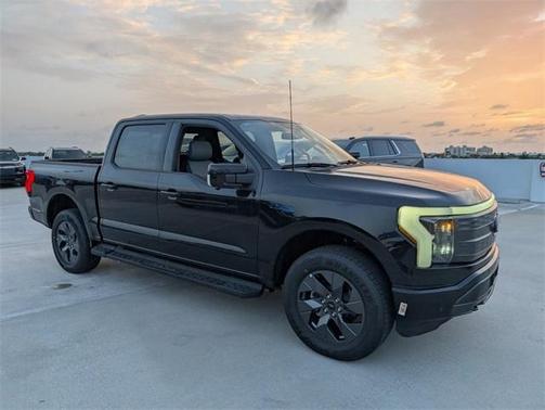 2025 Ford F-150 Lightning LARIAT