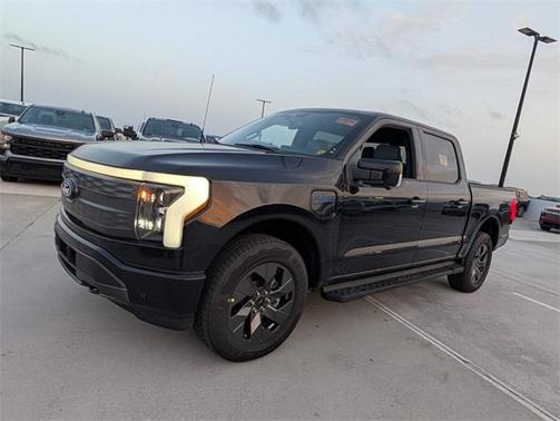 2025 Ford F-150 Lightning LARIAT