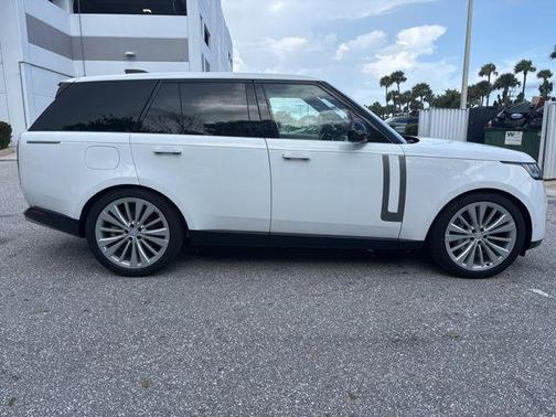 2025 Land Rover Range Rover P400 SE