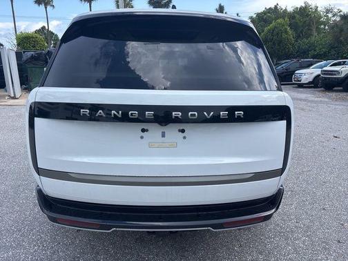 2025 Land Rover Range Rover P400 SE