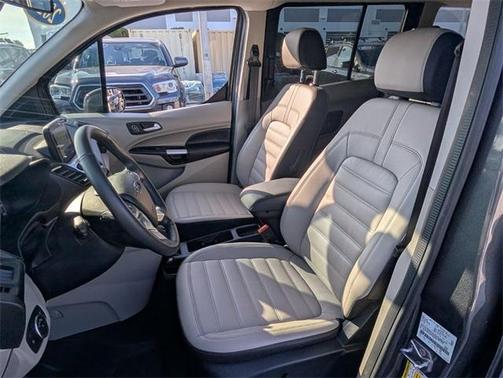 2023 Ford Transit Connect Titanium