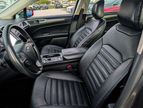 2020 Ford Fusion Hybrid SE