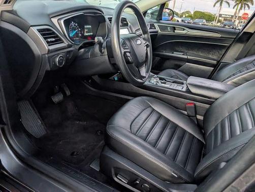 2020 Ford Fusion Hybrid SE