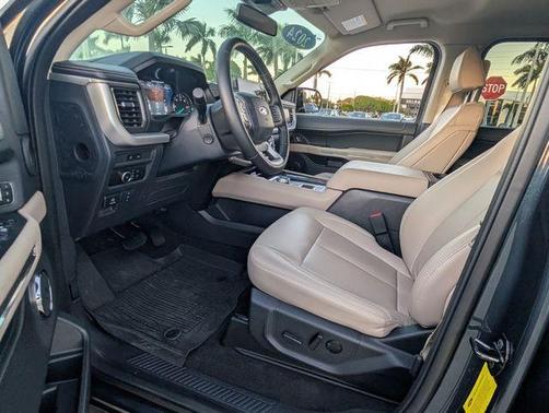 2024 Ford Expedition XLT