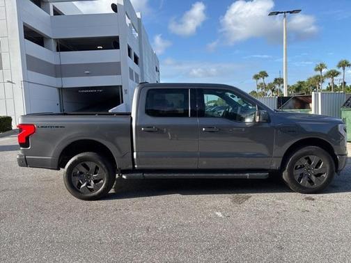 2023 Ford F-150 Lightning LARIAT