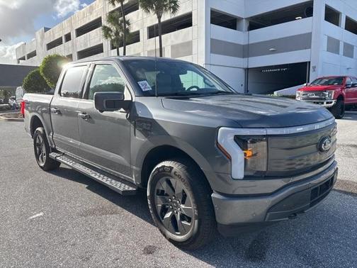 2023 Ford F-150 Lightning LARIAT
