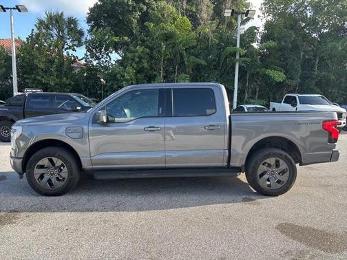 2023 Ford F-150 Lightning LARIAT