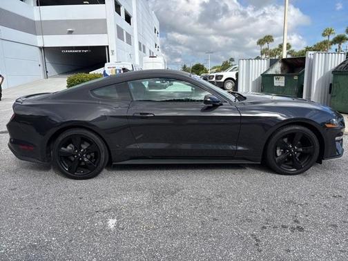 2022 Ford Mustang EcoBoost