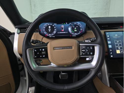 2025 Land Rover Range Rover P550e SE