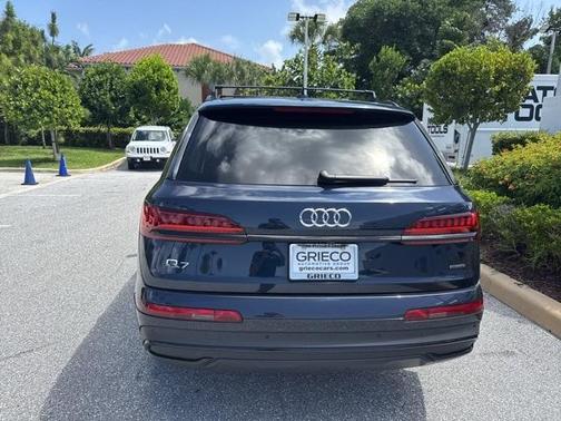 2023 Audi Q7 45 Premium Plus