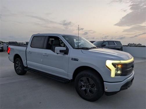 2025 Ford F-150 Lightning LARIAT