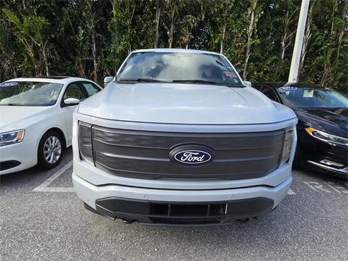 2025 Ford F-150 Lightning LARIAT