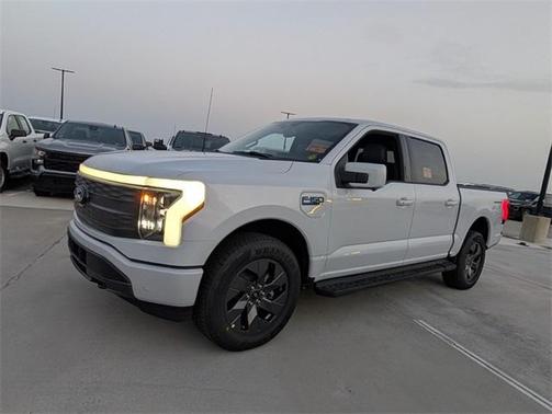 2025 Ford F-150 Lightning LARIAT