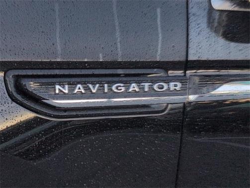 2022 Lincoln Navigator L Reserve