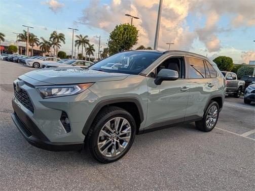 2020 Toyota RAV4 XLE Premium