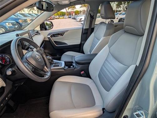 2020 Toyota RAV4 XLE Premium