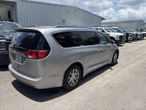 2020 Chrysler Pacifica Touring-L