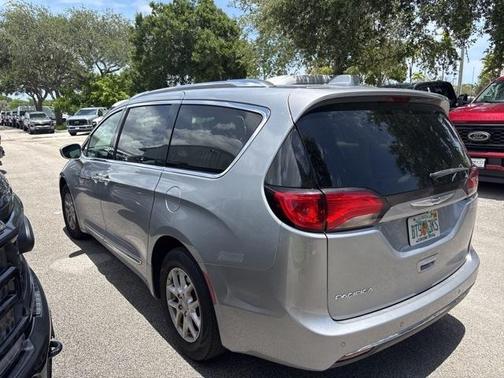 2020 Chrysler Pacifica Touring-L