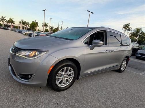 2020 Chrysler Pacifica Touring-L