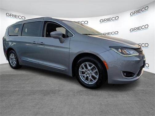 2020 Chrysler Pacifica Touring-L