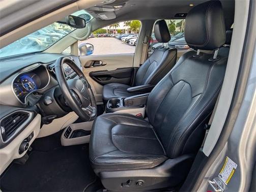 2020 Chrysler Pacifica Touring-L