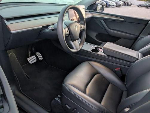 2024 Tesla Model Y Performance