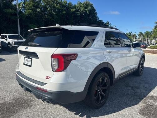 2022 Ford Explorer ST