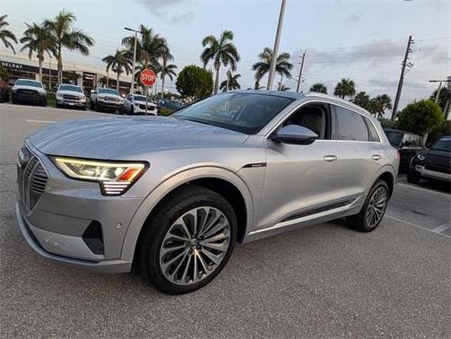 2019 Audi e-tron Prestige
