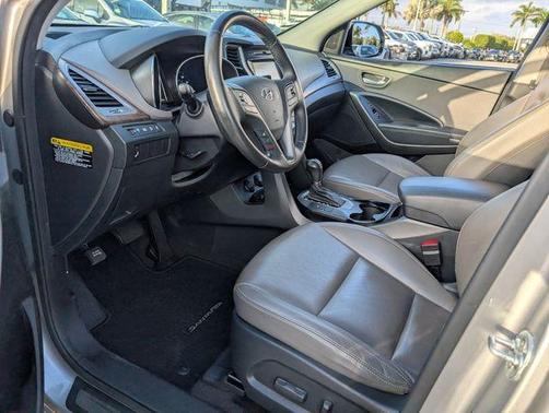 2017 Hyundai SANTA FE SE