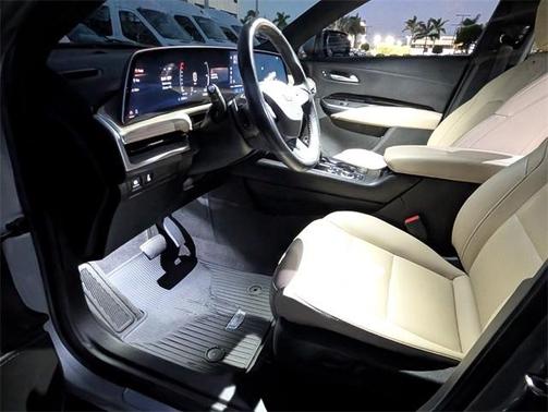 2024 Cadillac XT4 Luxury