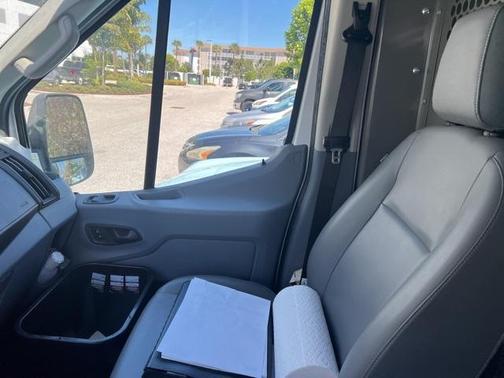 2019 Ford Transit-250 148 WB Medium Roof Cargo