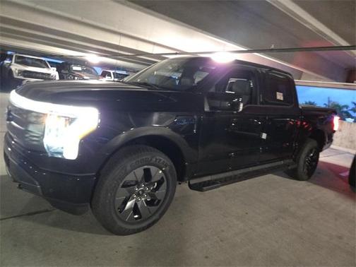 2025 Ford F-150 Lightning LARIAT