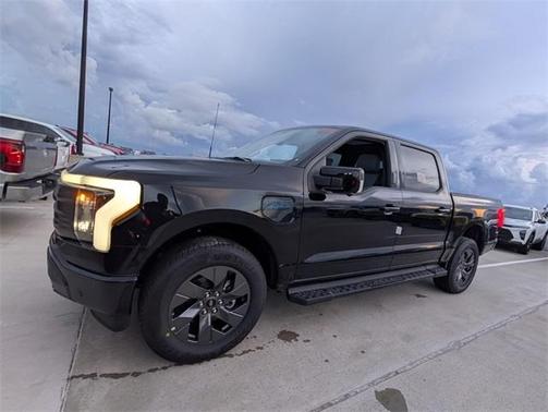 2025 Ford F-150 Lightning LARIAT