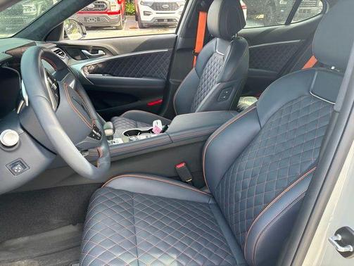 Graphite 2026 Genesis G70 3.3T Prestige Graphite