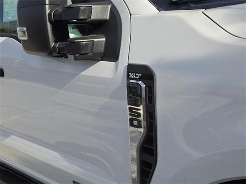 2025 Ford F-350 XLT