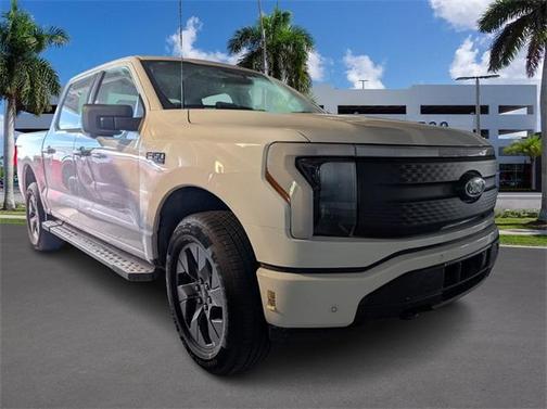 2025 Ford F-150 Lightning Flash