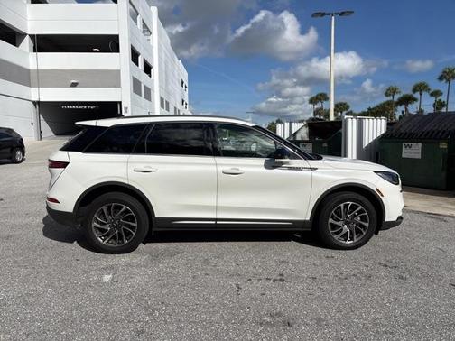 2022 Lincoln Corsair Standard